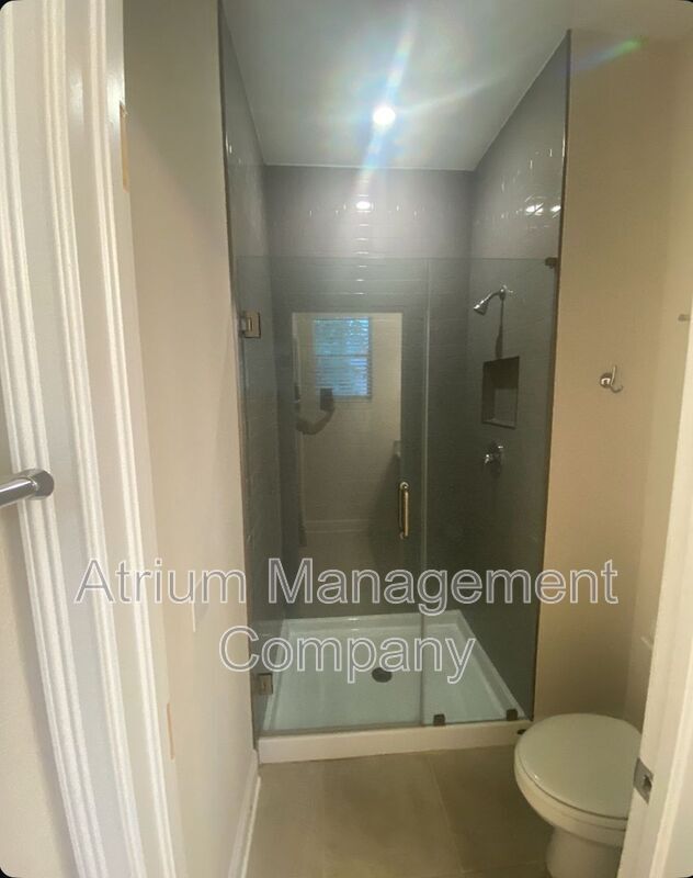 Building Photo - 1750 19th St S