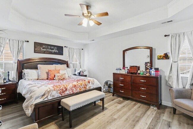 Building Photo - 326 Sedium Ln