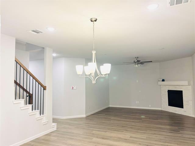 Building Photo - 4732 Bluffview Dr