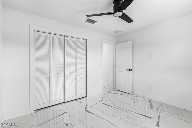 Building Photo - 1829 NW 24th Ave