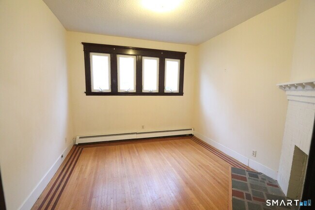 Building Photo - 814 Orange St