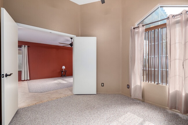 Building Photo - 9150 W Grovers Ave