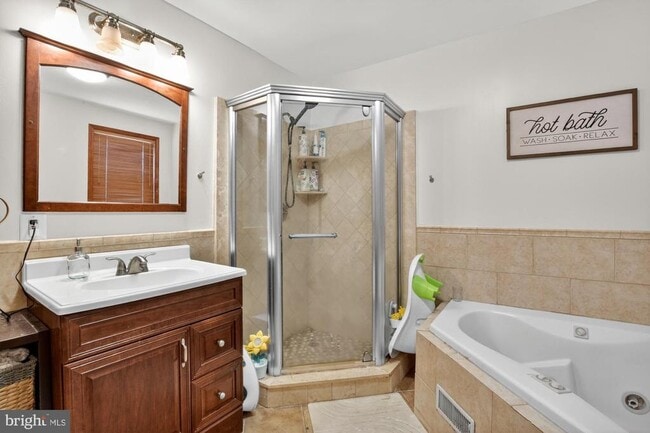 Building Photo - 818 Belgrade St