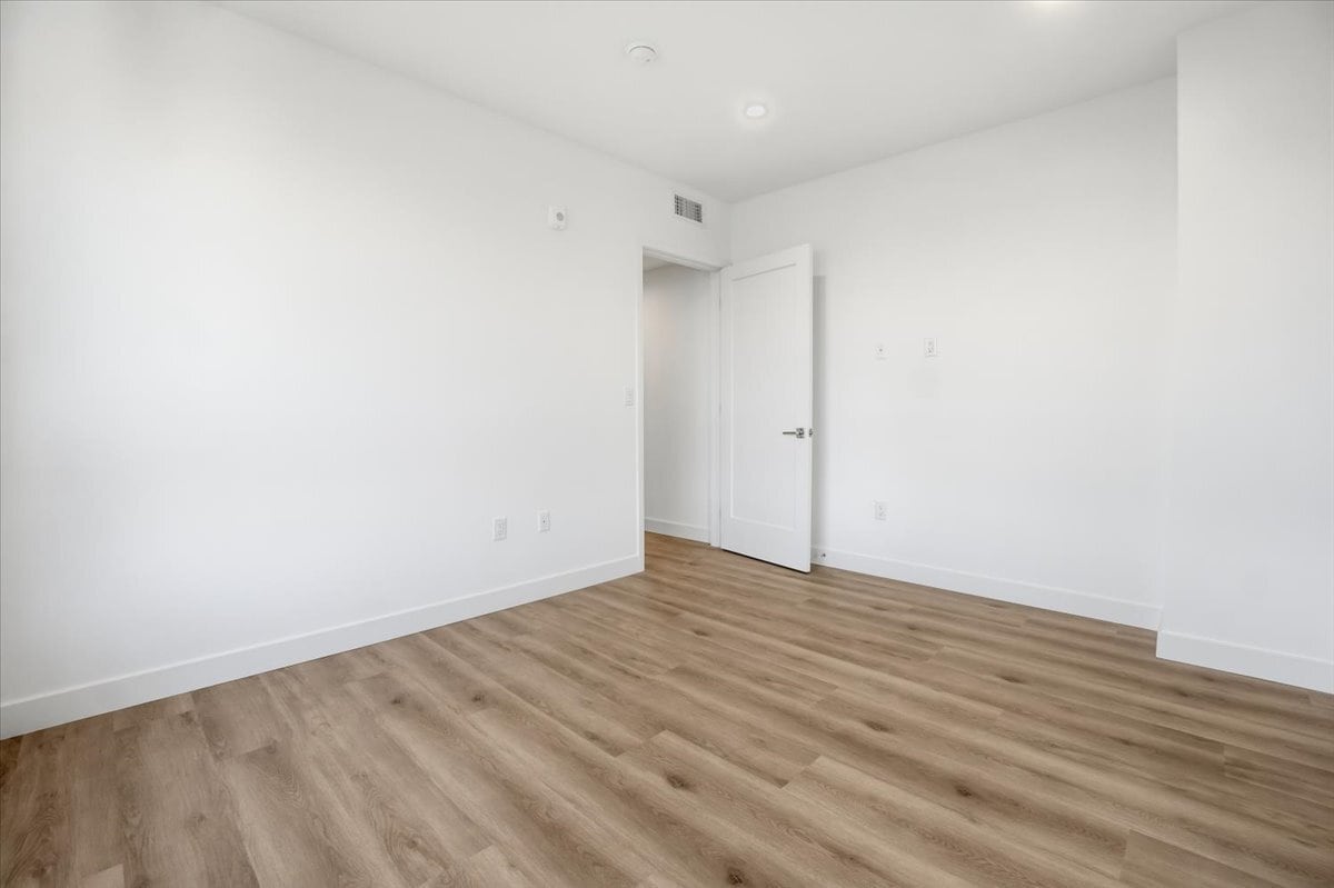 Building Photo - 1820 Prosser Ave