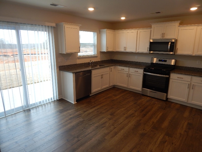 Building Photo - 736 Wolverine Ln