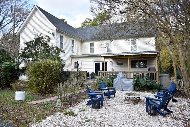 Building Photo - 23409 Seaside Rd