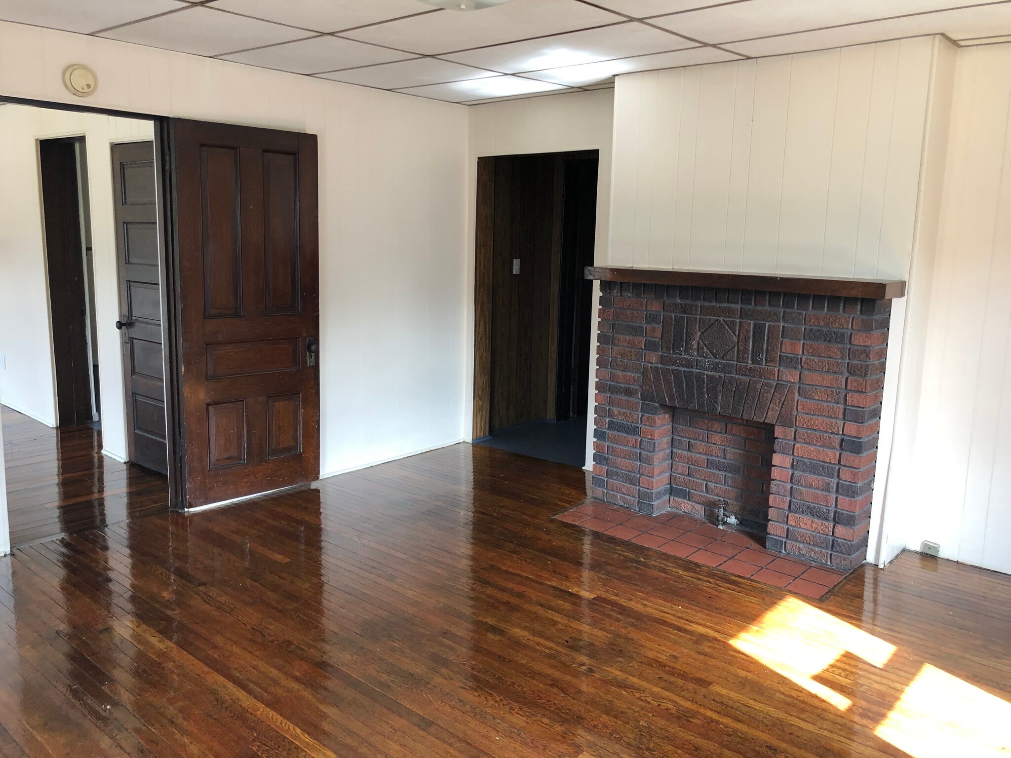 Building Photo - 320 Walnut Ave