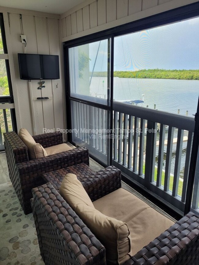 Building Photo - 823 Bahia Del Sol Dr