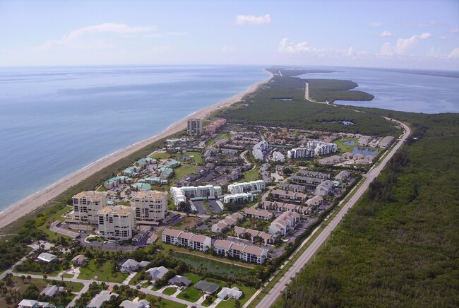 Building Photo - VACATION RENTAL ON S. HUTCHINSON ISLAND IN...