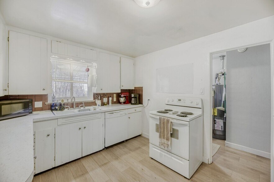 Building Photo - 2160 Osceola St