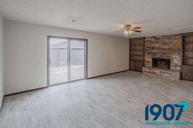 Building Photo - Charming Brick Home with Modern Updates and Large Backyard in Moore!