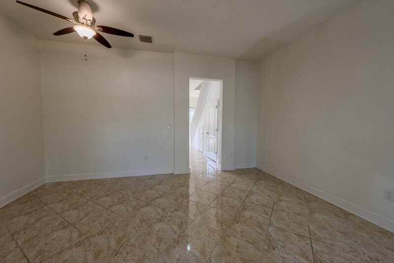 Building Photo - 708 SW 147th Ave