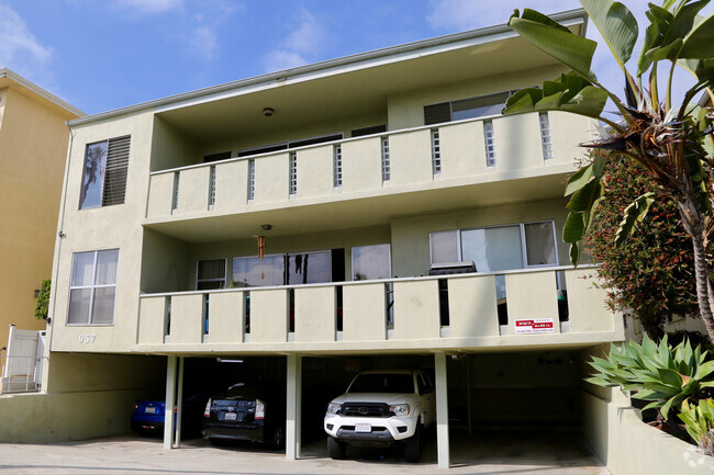 Building Photo - 937 6th St in Santa Monica - North of Wils...