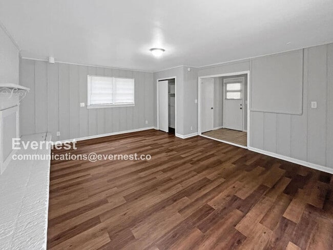 Building Photo - 236 13th Ave NW