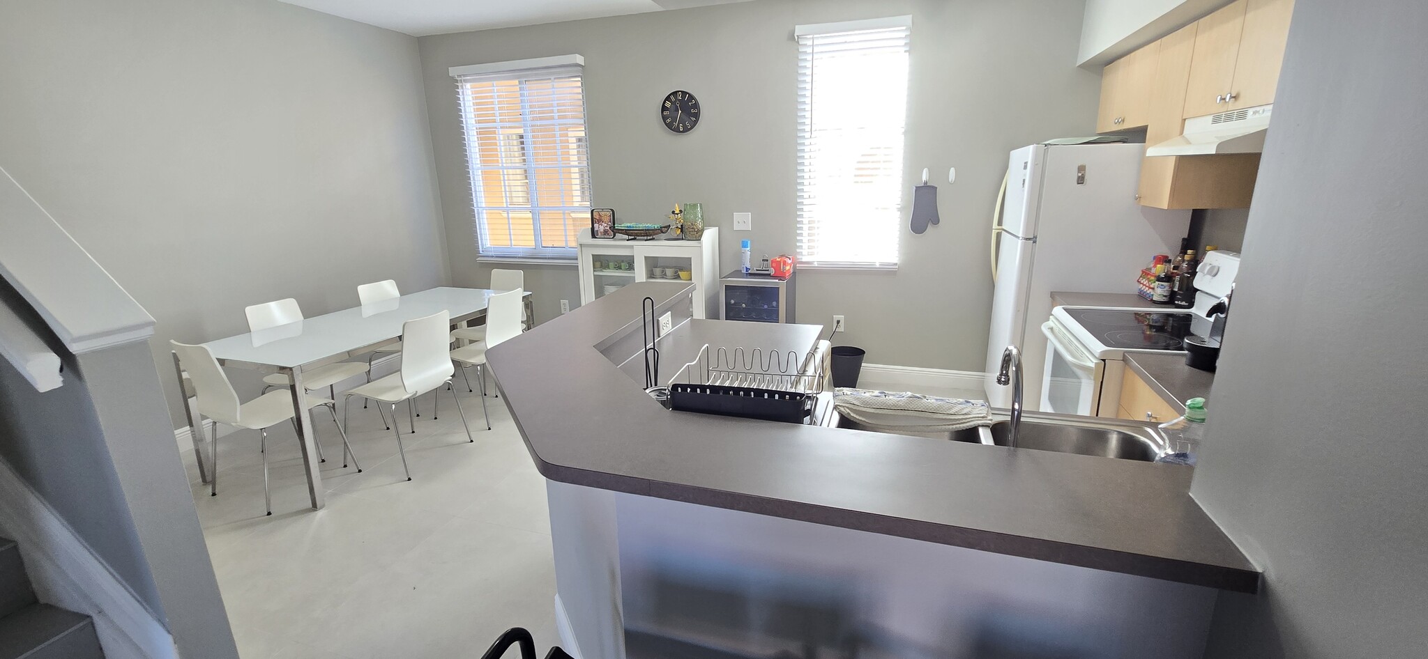 Open kitchen - 2945 NE 185th St