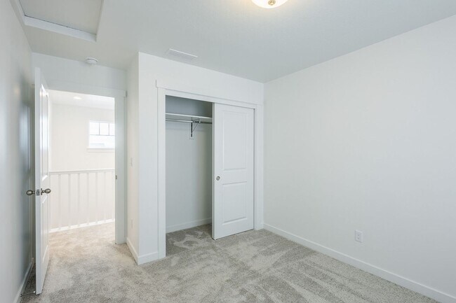 Building Photo - Brand New 3 bed 2.5 bath with flex room North Meridian