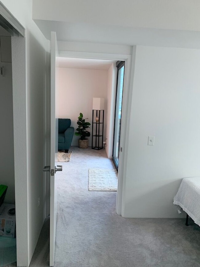 Building Photo - Ililani in Kakaako - 1 bedroom, 1 bath Con...