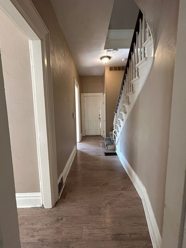Building Photo - 3 Bedroom 1.5 bath home in Davenport