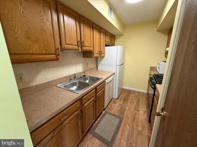 Building Photo - 101 Washington St