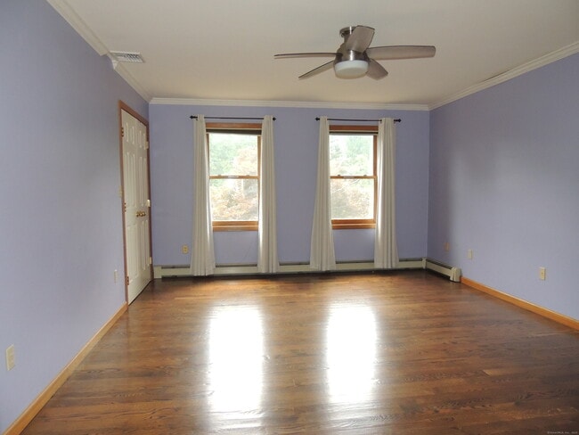 Building Photo - 12 Cardinal Ln