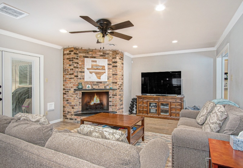 Building Photo - 614 Bendwood Dr