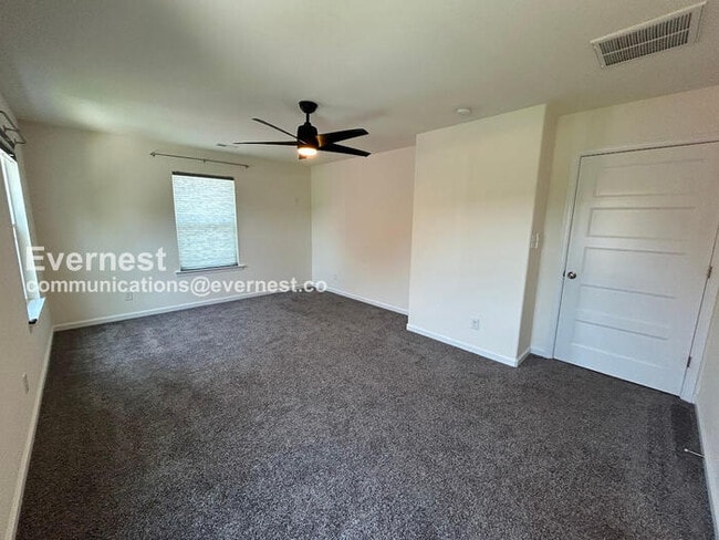 Building Photo - 102 Ridgeway St