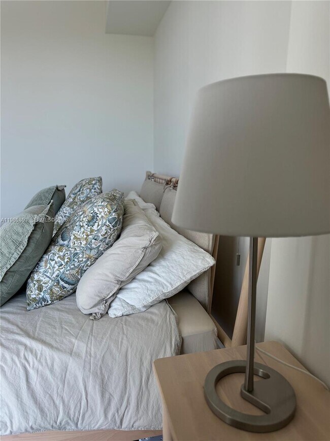 Building Photo - 79 SW 12th St