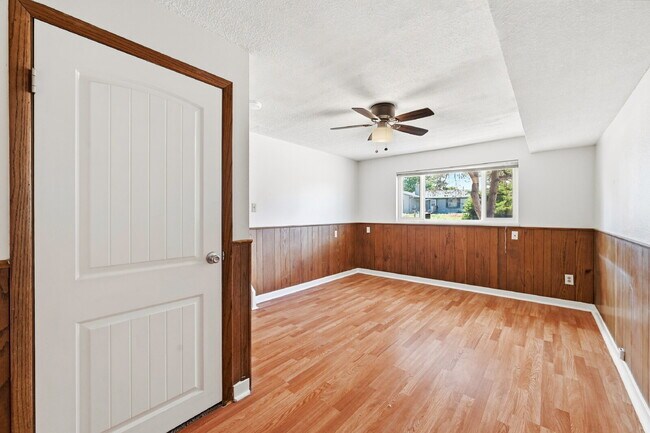 Building Photo - $1,895.95, 3-bed, 2-bath, located in Colorado Springs with Central AC.