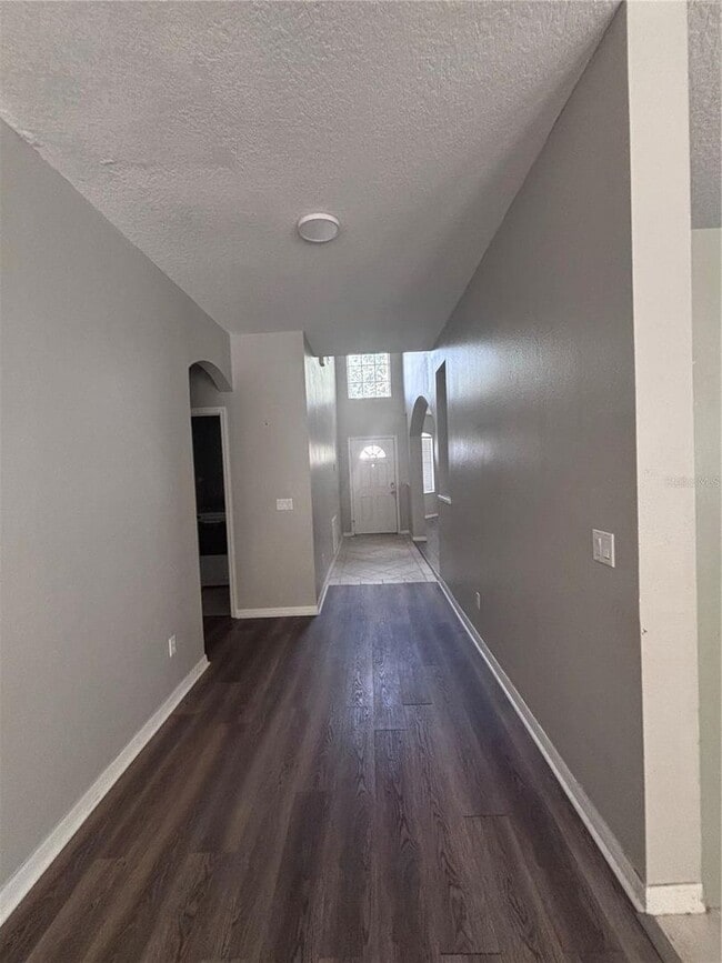 Building Photo - Golf Community Home