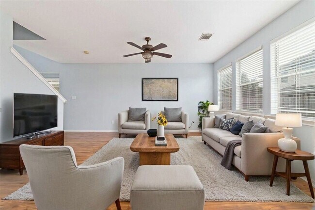 Building Photo - 8734 Rainglen Ln