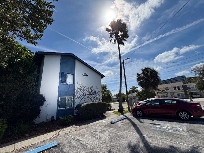 Building Photo - 1100 Turner St