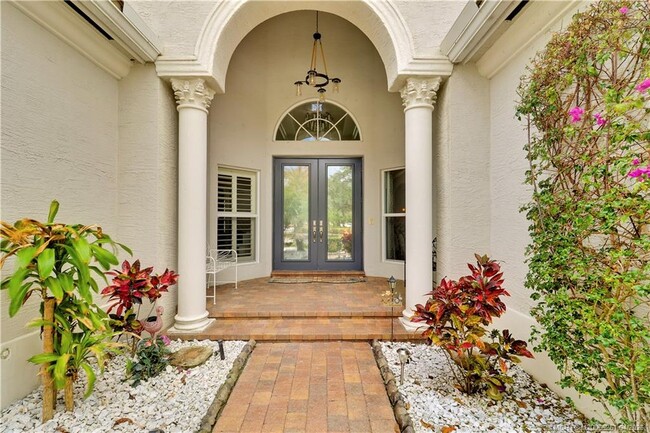 Building Photo - 5628 SW Gray Fox Dr