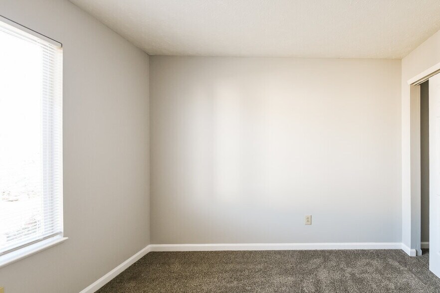 Building Photo - 9875 Worthington Blvd