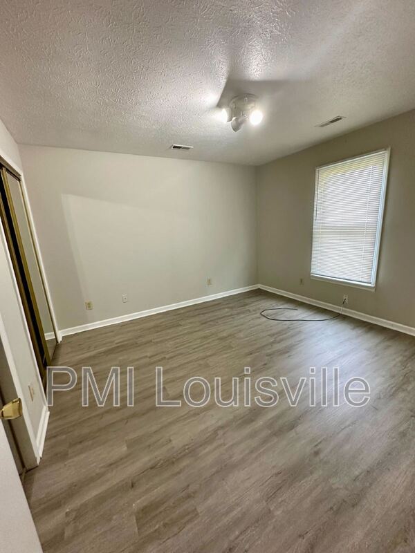 Building Photo - 1440 Seelbach Ave