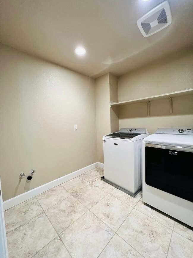 Building Photo - 4279 Trolan Ln