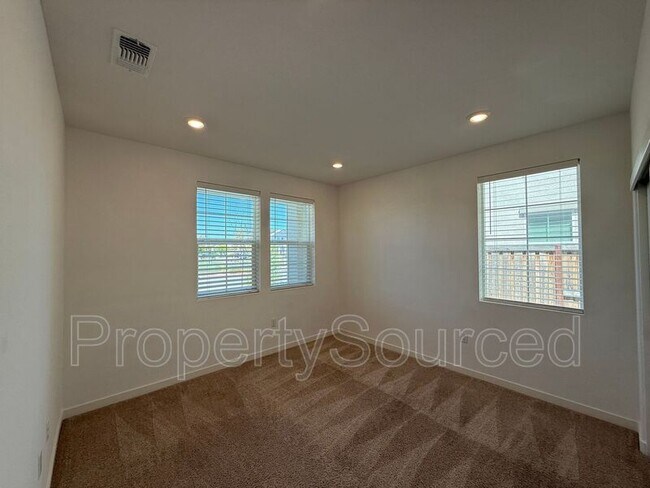 Building Photo - 754 Shearwater Rd