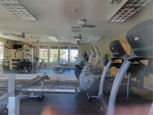 Building Photo - 231 W Horizon Ridge Pkwy