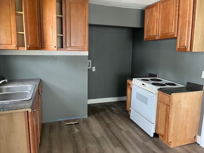 Building Photo - 611 Belle Vista Ave