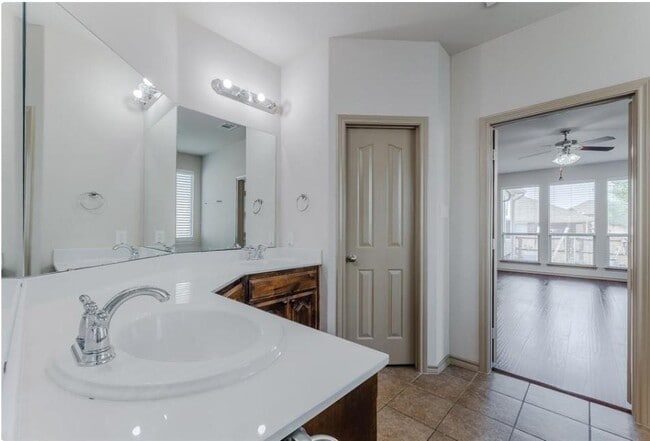 Building Photo - 1619 Brighton Downs