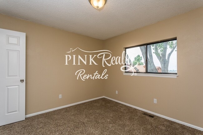 Building Photo - 8274 Caravel Dr