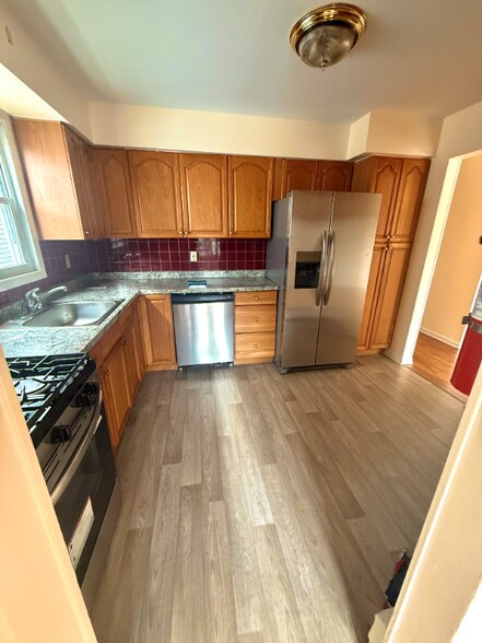 Building Photo - 15 Hausmann Ct