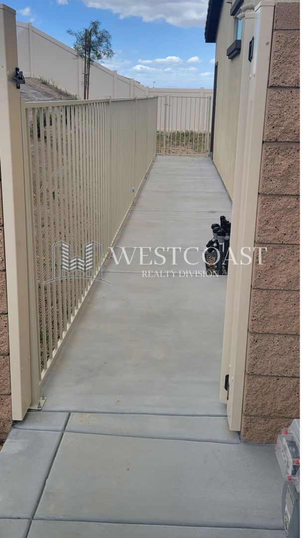 Building Photo - 25134 Sand Wedge Dr