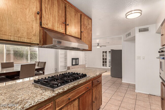 Building Photo - 2109 S Stanley Pl