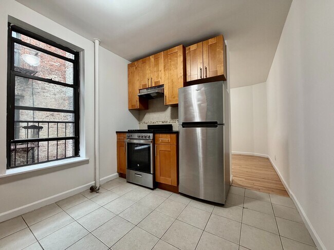 Building Photo - 401 E 68th St