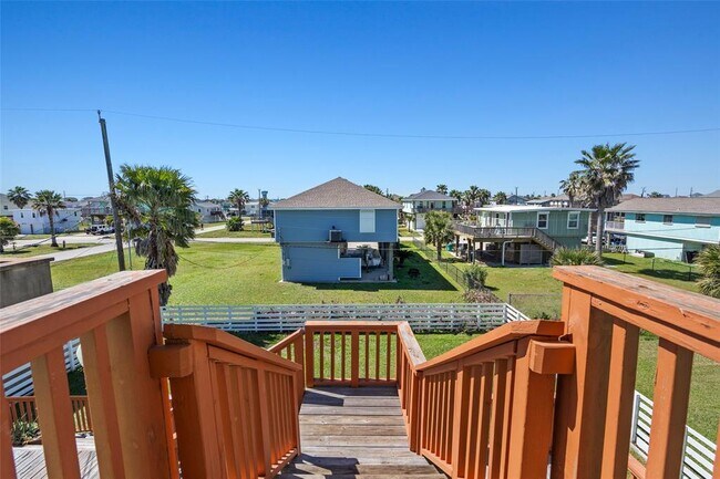 Building Photo - 4034 Reeves Dr