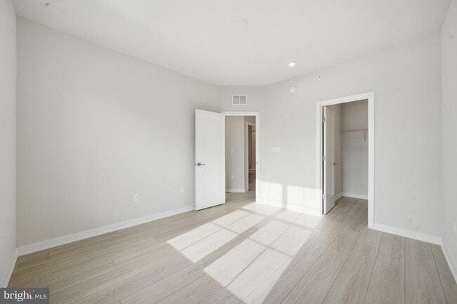 Building Photo - 7488 Backett Wood Ter