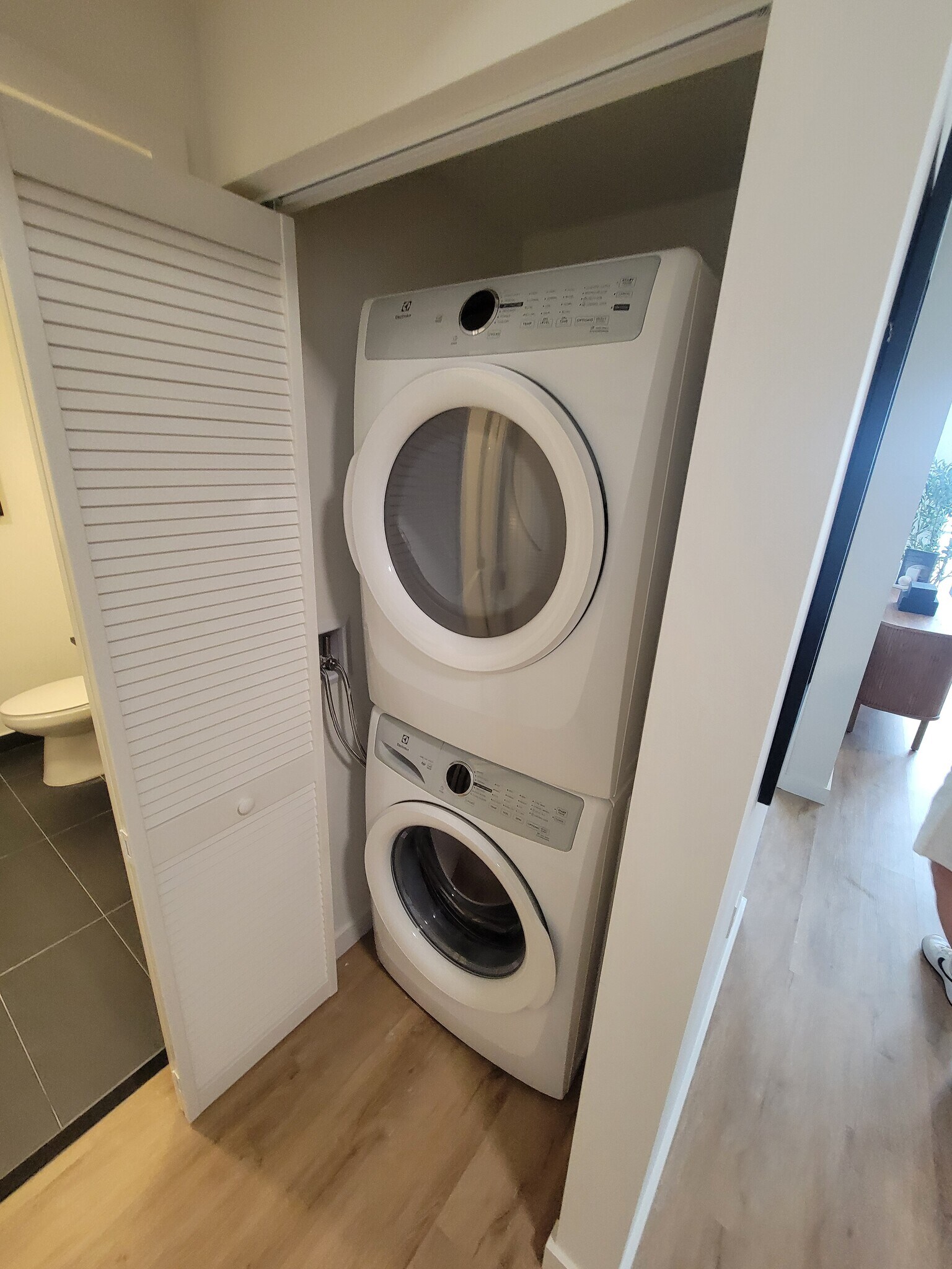 Building Photo - 923 E 28th St