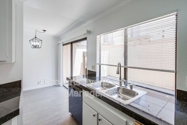 Building Photo - 3268 Via Marin