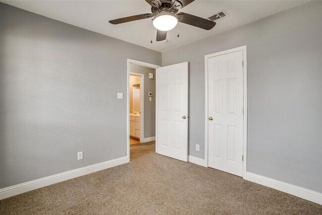 Building Photo - 578 Tanglewood Dr