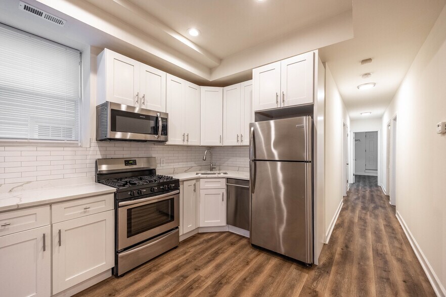 Primary Photo - 2112 N Campbell Ave